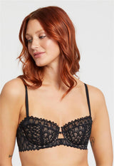 Soutien-gorge balconette en dentelle avec trou de serrure Lacy