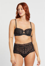 Soutien-gorge balconette en dentelle avec trou de serrure Lacy