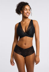 Lacy Full Mystique